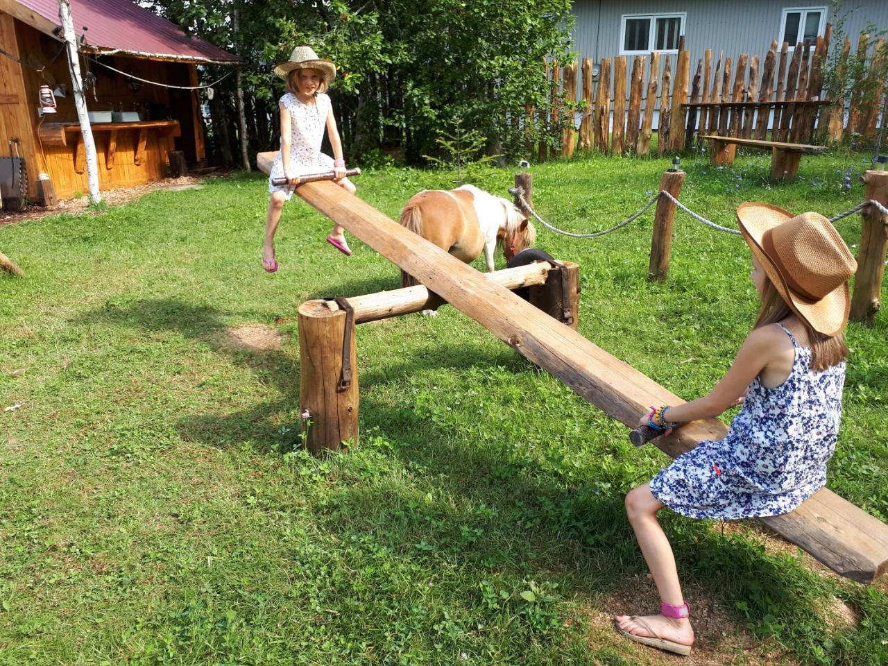 Hebergement De La Montagne St-Roch Saint Roch de Mekinac Ngoại thất bức ảnh
